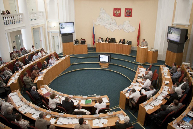 Первый в России закон о молодежном самоуправлении принят в Оренбуржье